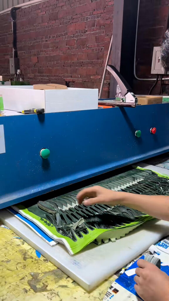 Home 序列 01.00 00 14 10.Still001 576x1024